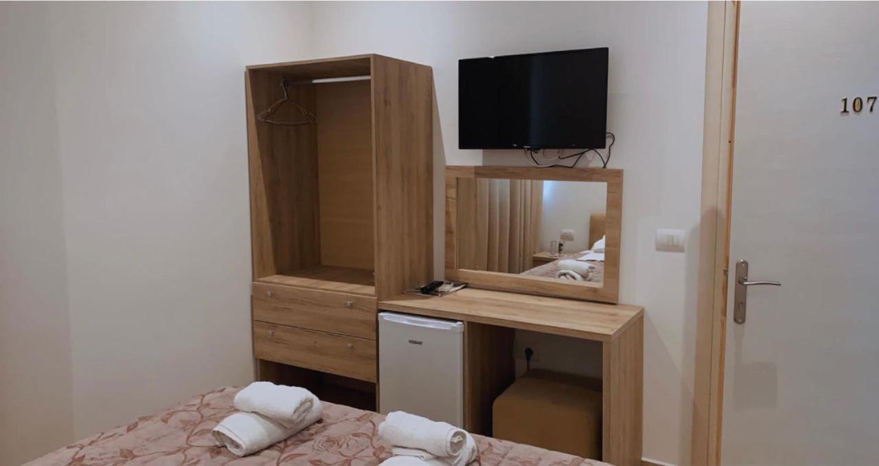 Deni'S Hotel Саранда Экстерьер фото